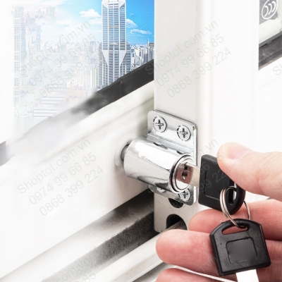 khoa cua truot cua so cua di